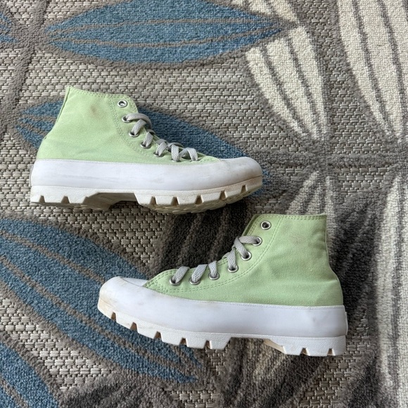 Converse Women’s Chuck Taylor All Star‎ Hi Lugged Sneaker Neo Mint Size 6 - Picture 2 of 8
